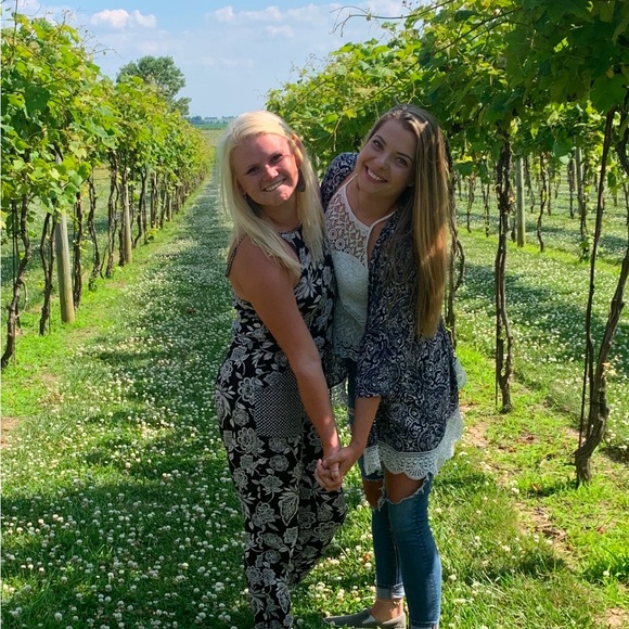 Meet your Posher, Shelby - Picture 1 of 1